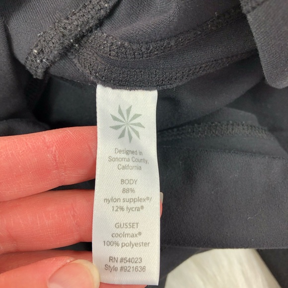 Athleta Black Capri Leggings Size Small - Picture 9 of 10